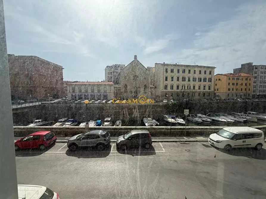 Immagine 26 di Ufficio in vendita  a Livorno