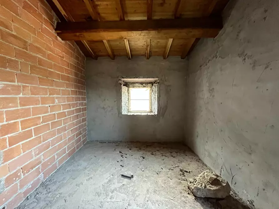 Immagine 30 di Rustico / casale in vendita  a Pescaglia