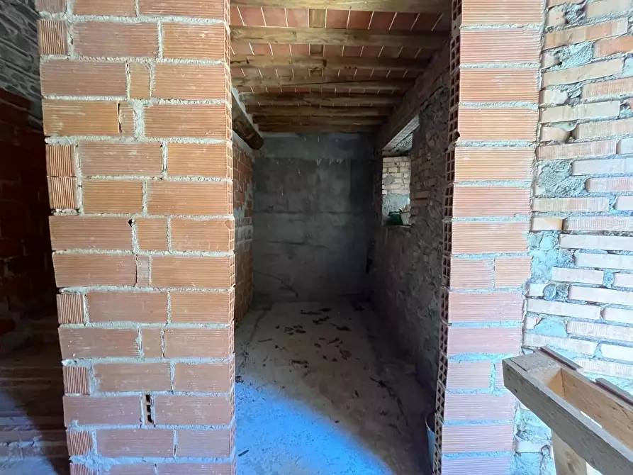 Immagine 13 di Rustico / casale in vendita  a Pescaglia