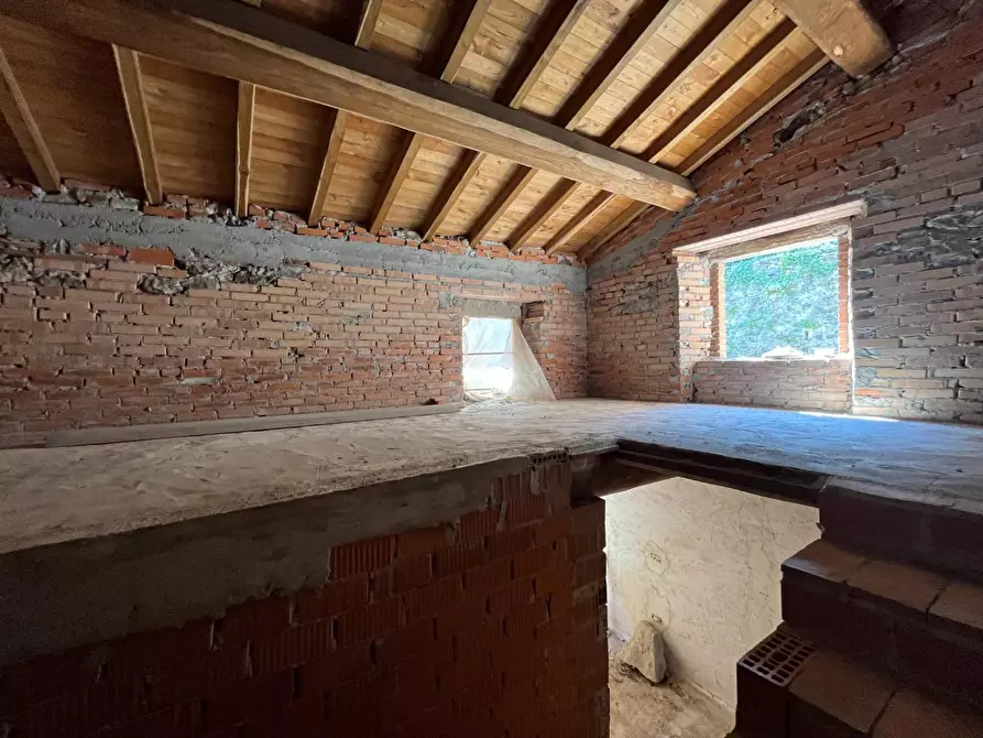 Immagine 26 di Rustico / casale in vendita  a Pescaglia