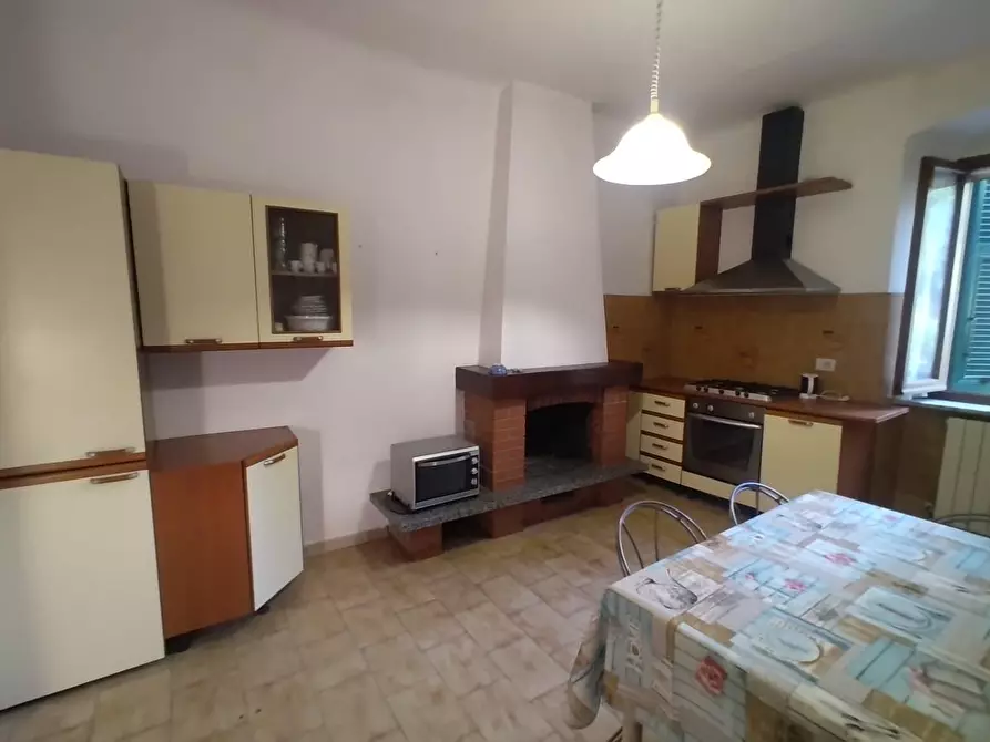 Immagine 1 di Appartamento in affitto  a Carrara