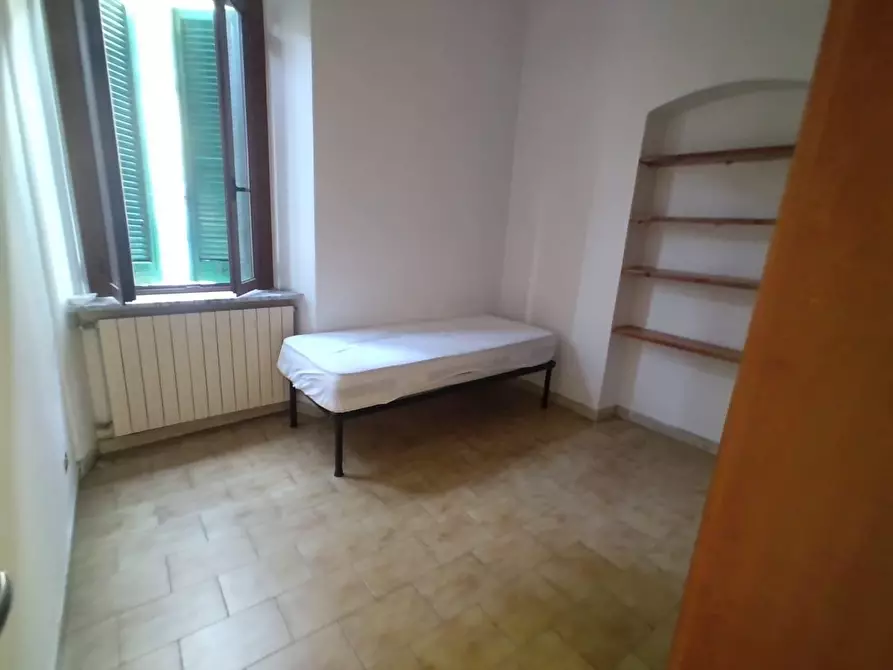 Immagine 4 di Appartamento in affitto  a Carrara