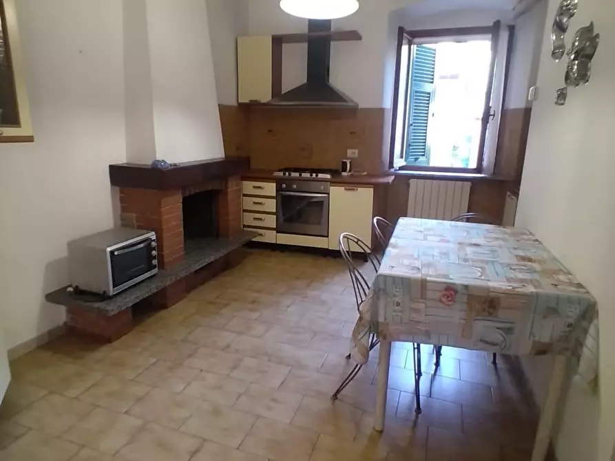 Immagine 6 di Appartamento in affitto  a Carrara