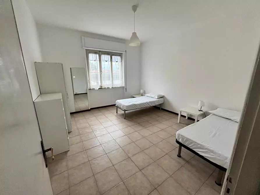 Immagine 8 di Appartamento in affitto  a Carrara