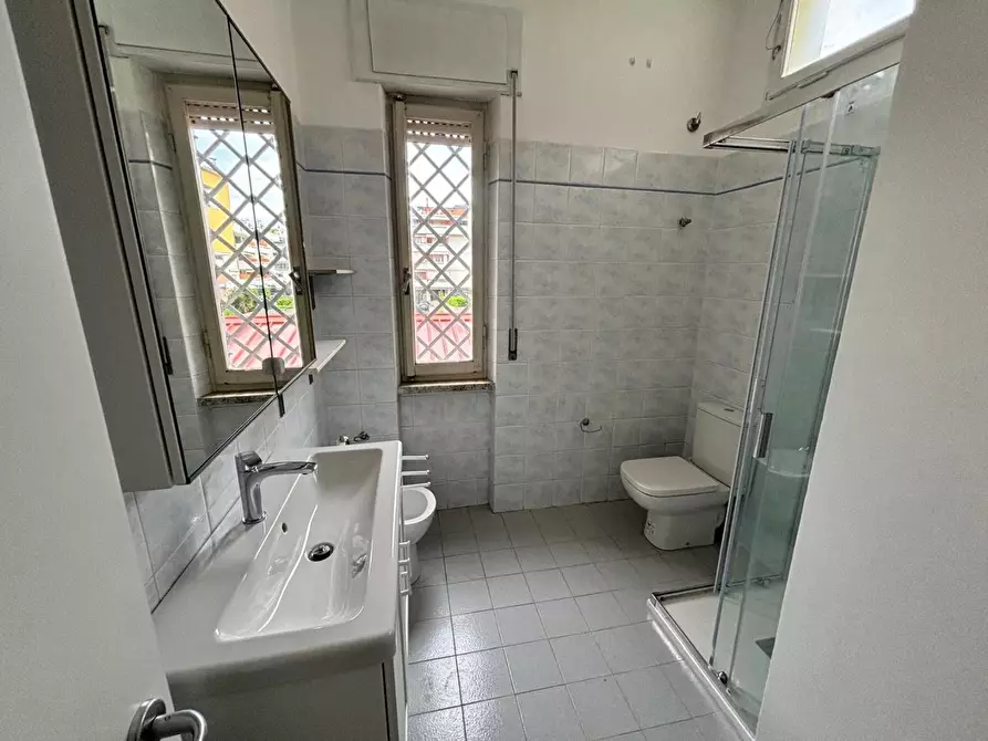 Immagine 9 di Appartamento in affitto  a Carrara