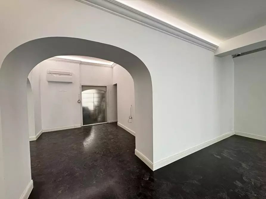 Immagine 17 di Locale commerciale in affitto  a Empoli