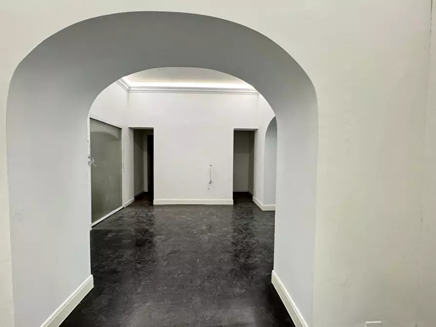 Immagine 13 di Locale commerciale in affitto  a Empoli