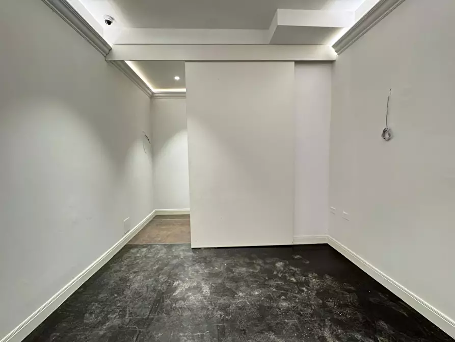 Immagine 10 di Locale commerciale in affitto  a Empoli