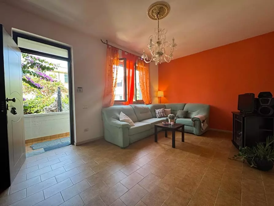 Immagine 3 di Villetta a schiera in vendita  a Viareggio