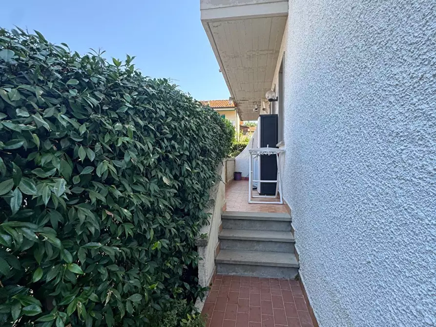 Immagine 10 di Villetta a schiera in vendita  a Viareggio