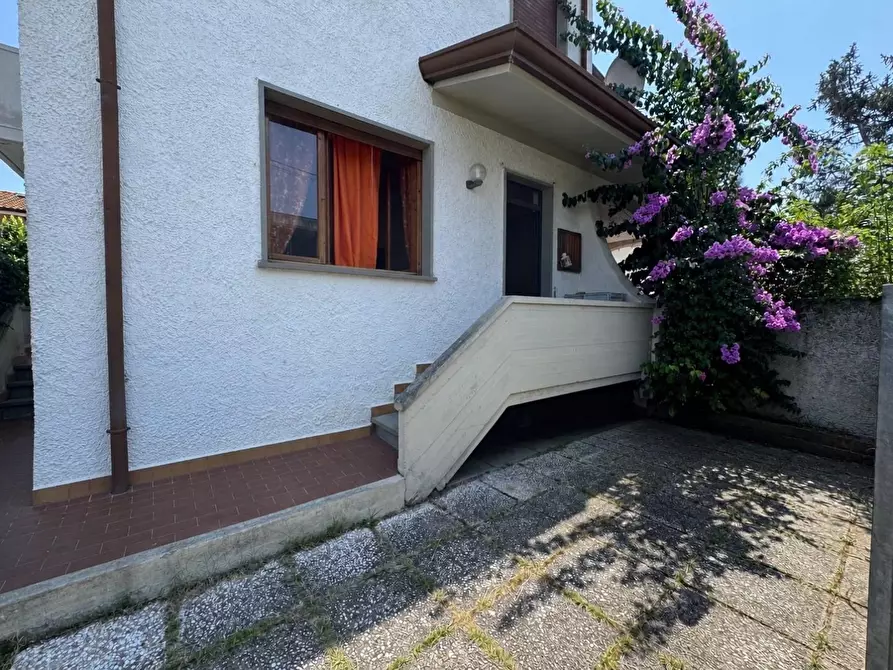 Immagine 25 di Villetta a schiera in vendita  a Viareggio