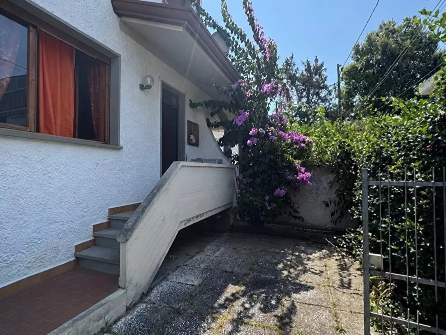 Immagine 6 di Villetta a schiera in vendita  a Viareggio