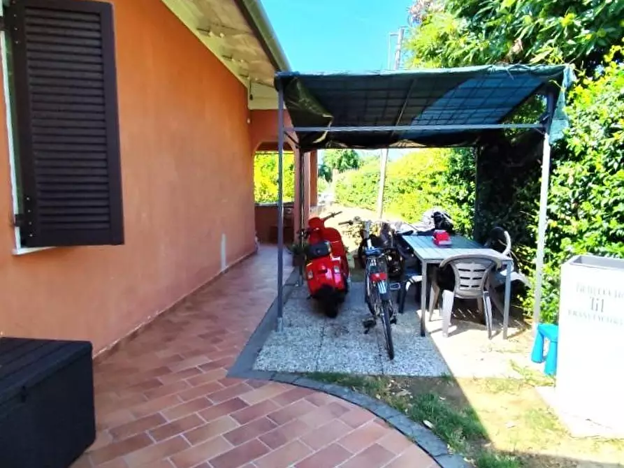 Immagine 19 di Casa indipendente in vendita  a Massa