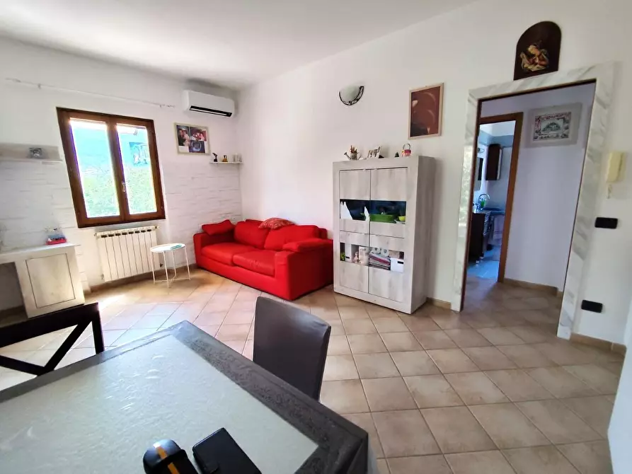 Immagine 4 di Casa indipendente in vendita  a Massa