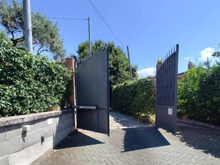 Immagine 27 di Casa indipendente in vendita  a Massa