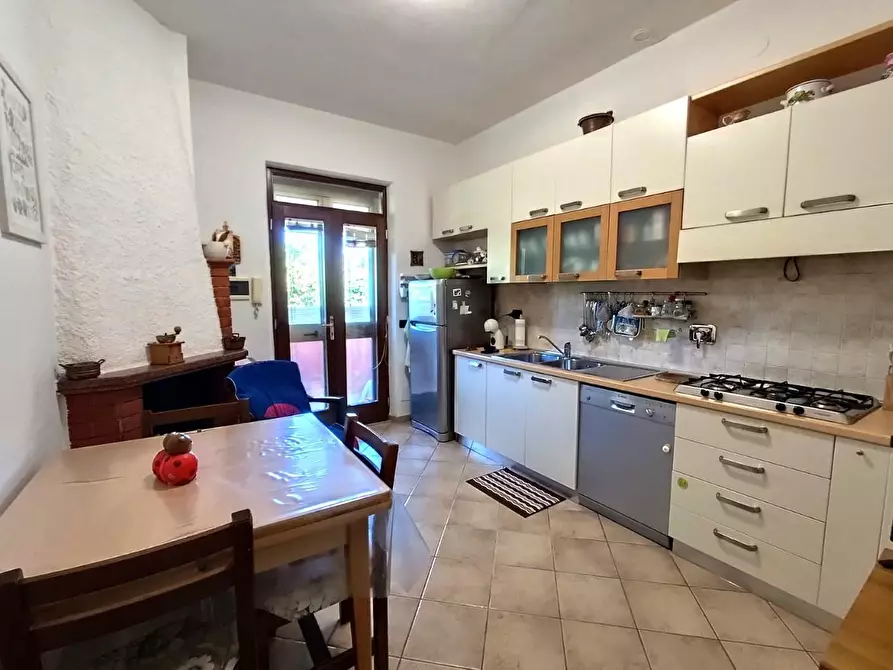 Immagine 11 di Casa indipendente in vendita  a Massa
