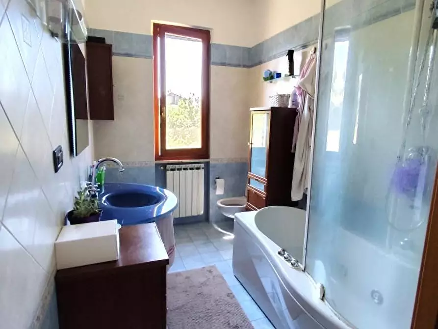 Immagine 8 di Casa indipendente in vendita  a Massa