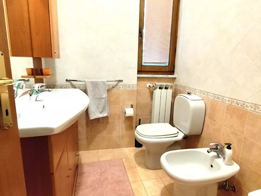 Immagine 16 di Casa indipendente in vendita  a Massa