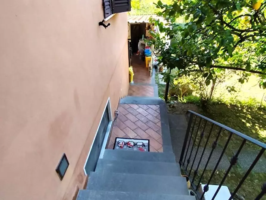 Immagine 17 di Casa indipendente in vendita  a Massa