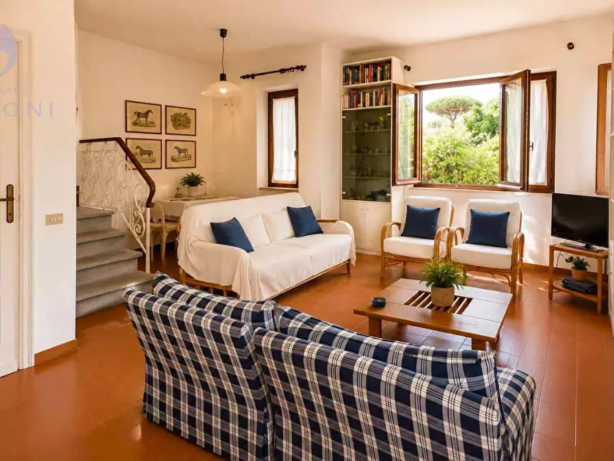 Immagine 17 di Casa bifamiliare in vendita  a Pietrasanta