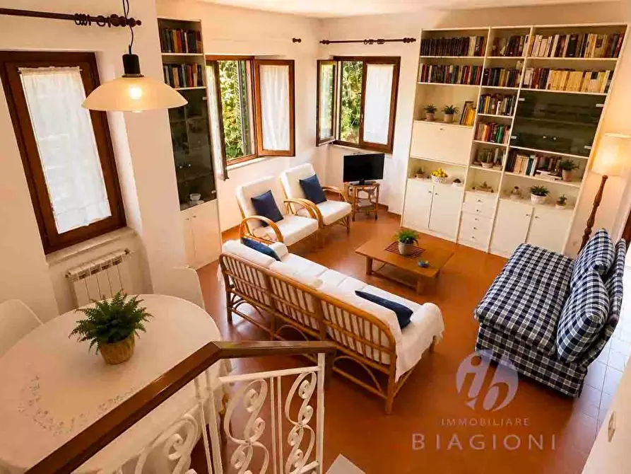 Immagine 15 di Casa bifamiliare in vendita  a Pietrasanta
