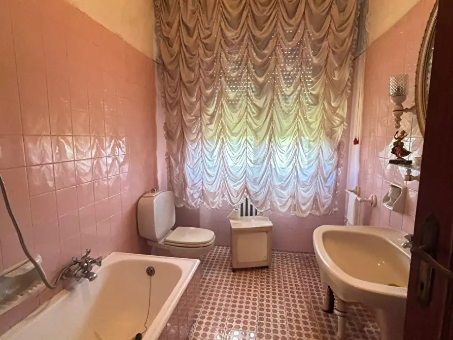 Immagine 22 di Villa in vendita  a Cascina