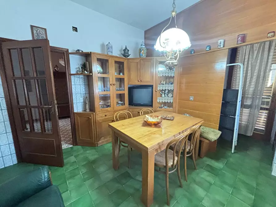 Immagine 14 di Villa in vendita  a Cascina