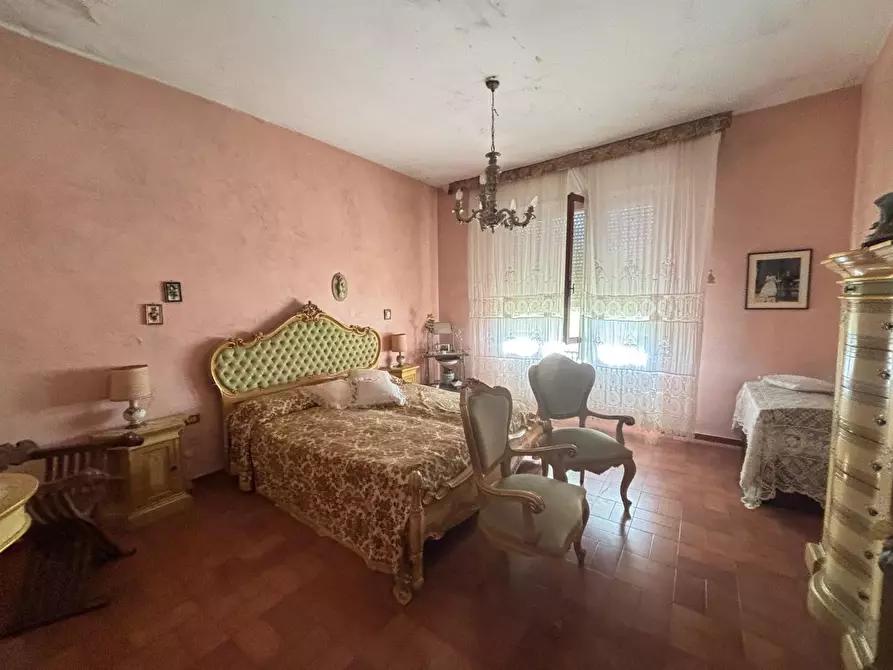 Immagine 16 di Villa in vendita  a Cascina