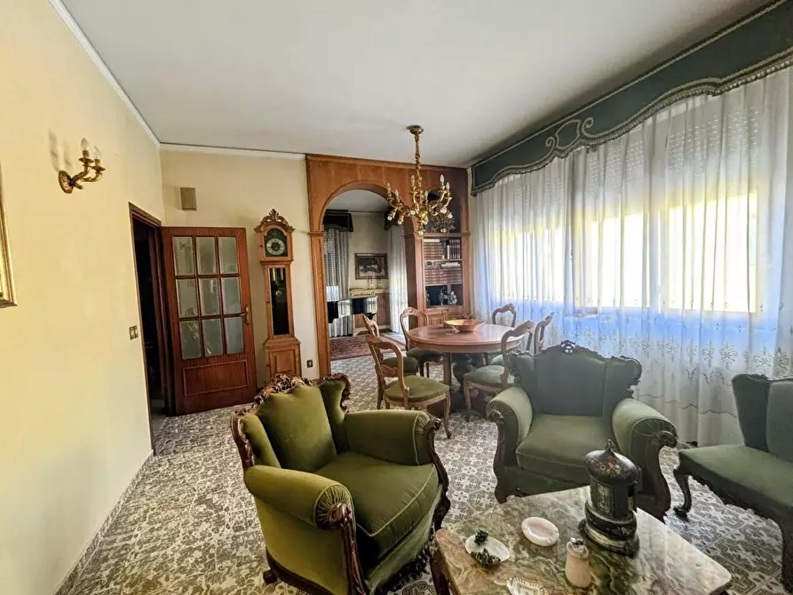 Immagine 11 di Villa in vendita  a Cascina