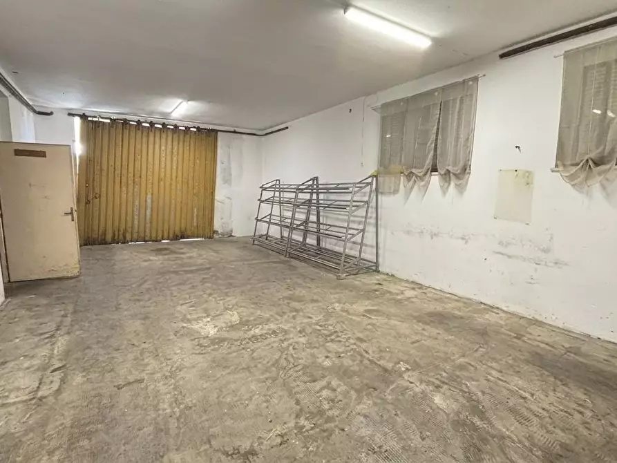 Immagine 23 di Villa in vendita  a Cascina