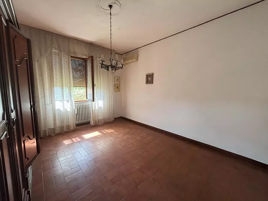 Immagine 19 di Villa in vendita  a Cascina