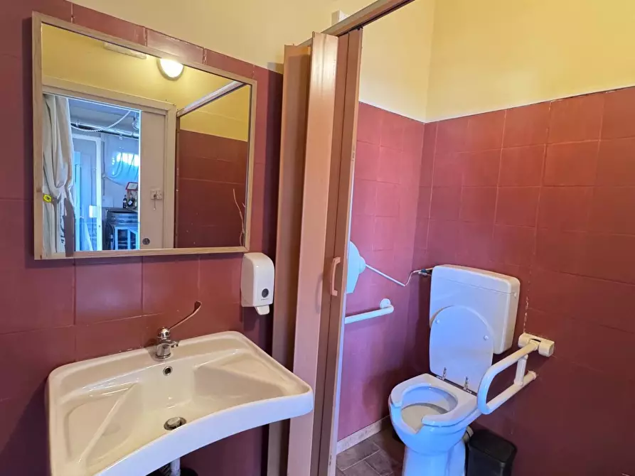 Immagine 14 di Bar / Ristorante in vendita  a Cascina
