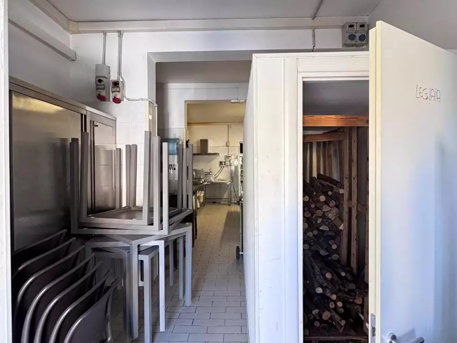 Immagine 5 di Bar / Ristorante in vendita  a Cascina