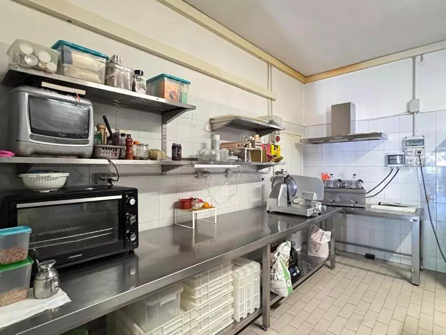 Immagine 6 di Bar / Ristorante in vendita  a Cascina