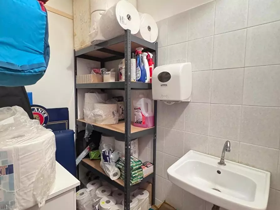 Immagine 10 di Bar / Ristorante in vendita  a Cascina