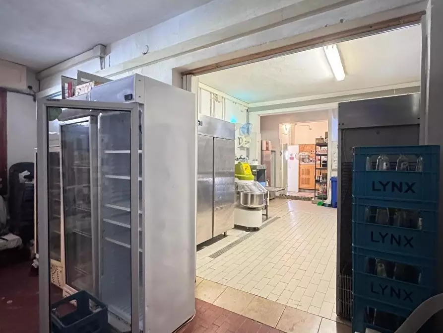 Immagine 9 di Bar / Ristorante in vendita  a Cascina