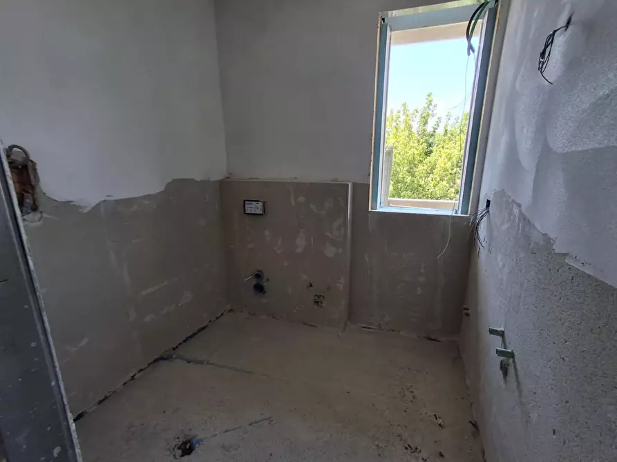 Immagine 4 di Appartamento in vendita  a Capraia E Limite