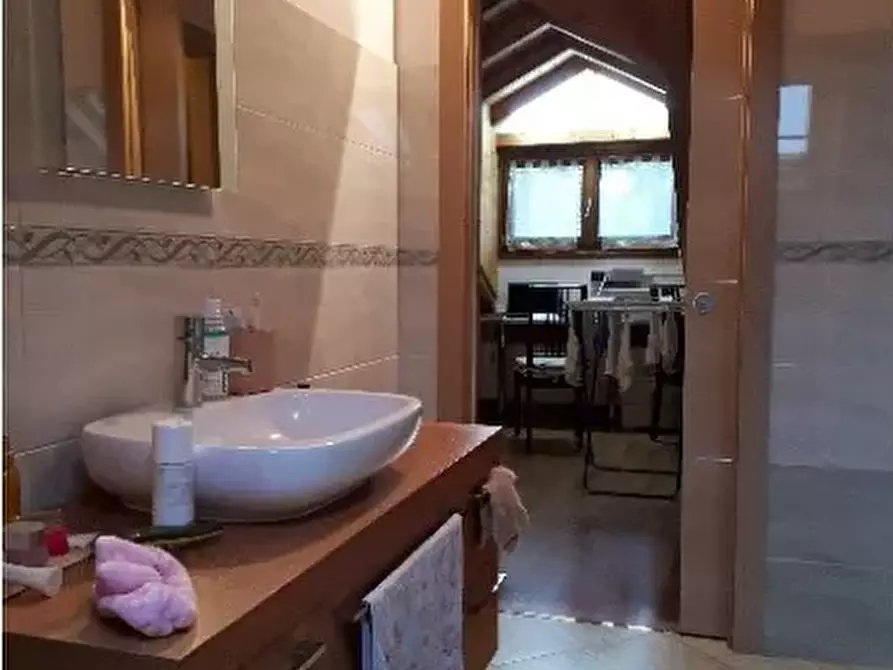 Immagine 25 di Villa in vendita  a Chivasso