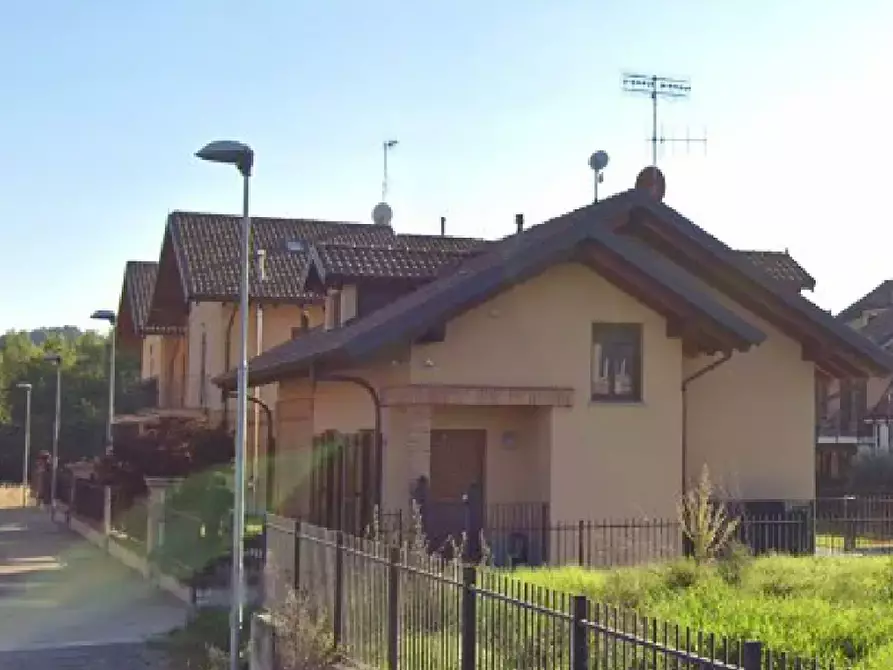 Immagine 3 di Villa in vendita  a Chivasso