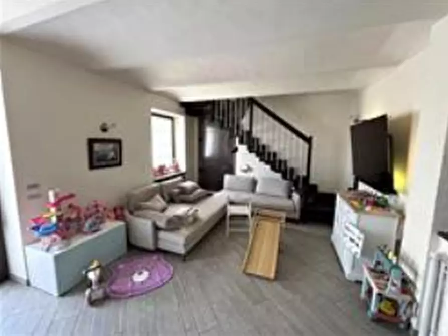 Immagine 20 di Casa colonica in vendita  a None