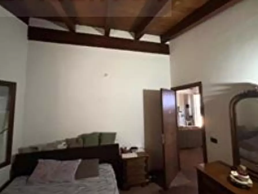 Immagine 30 di Casa colonica in vendita  a None