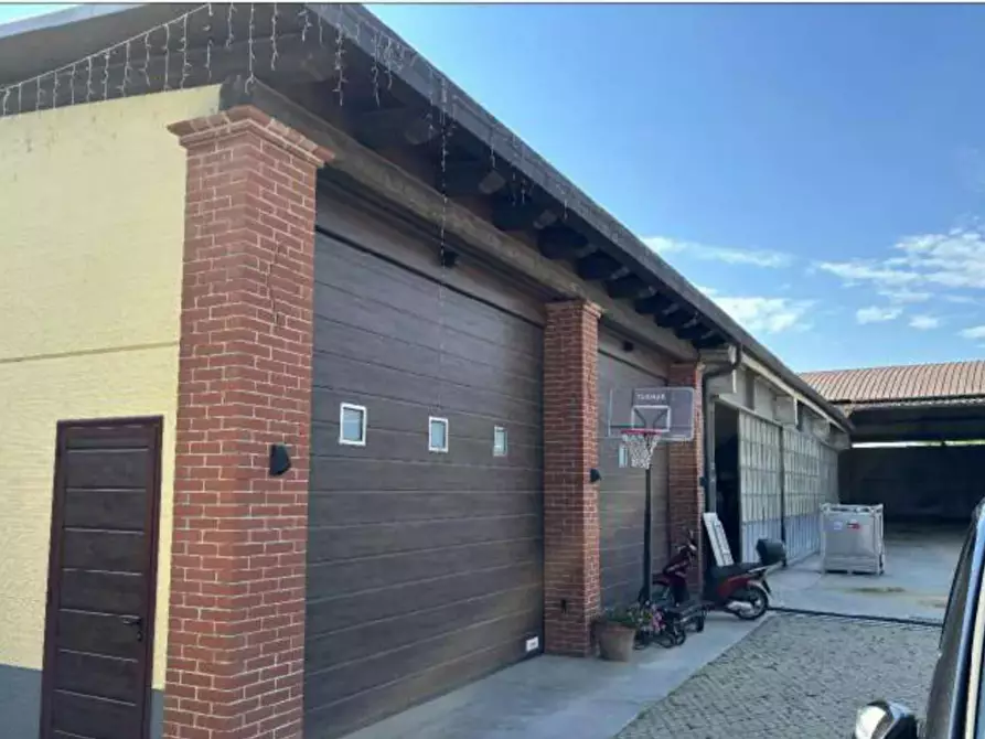 Immagine 6 di Casa colonica in vendita  a None