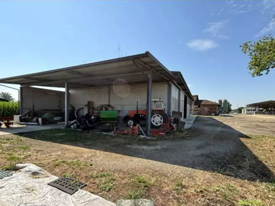 Immagine 3 di Casa colonica in vendita  a None