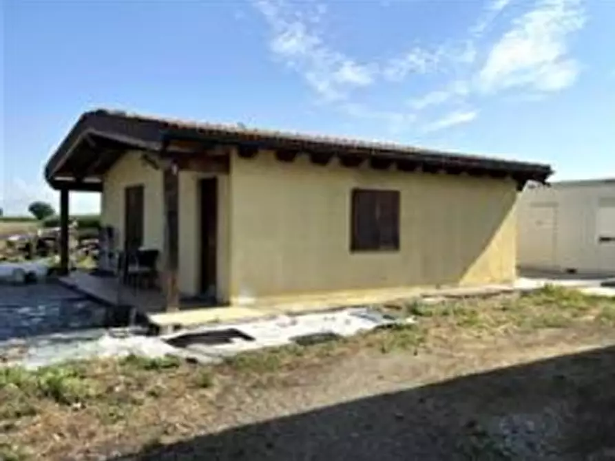 Immagine 25 di Casa colonica in vendita  a None