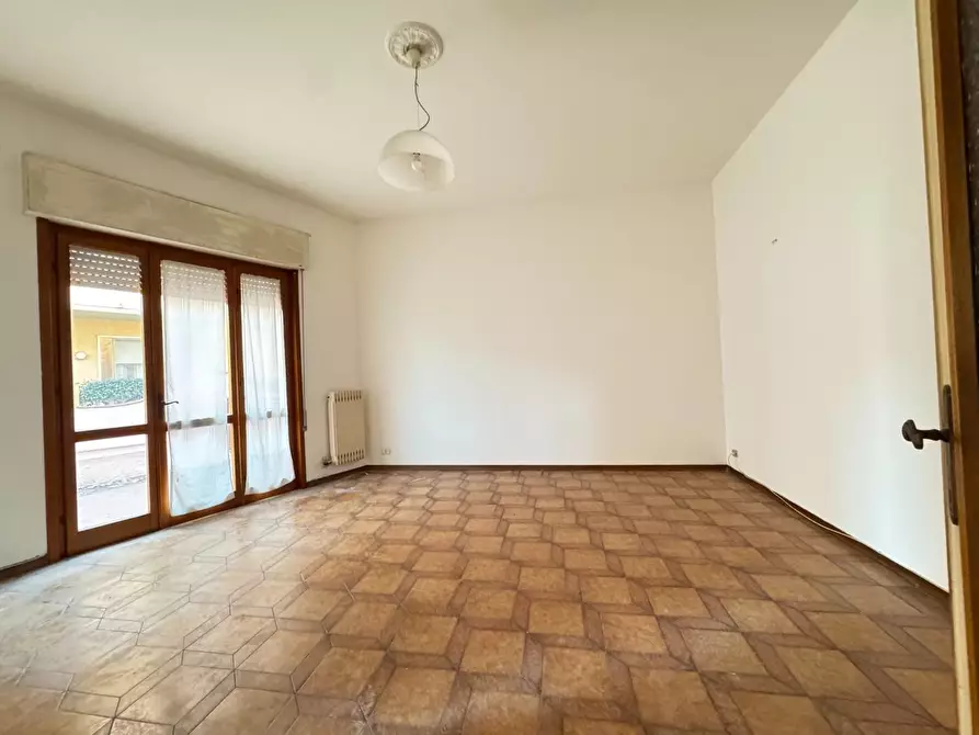 Immagine 23 di Casa trifamiliare in vendita  a Viareggio