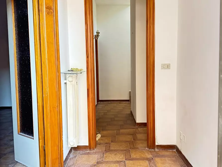 Immagine 3 di Casa trifamiliare in vendita  a Viareggio