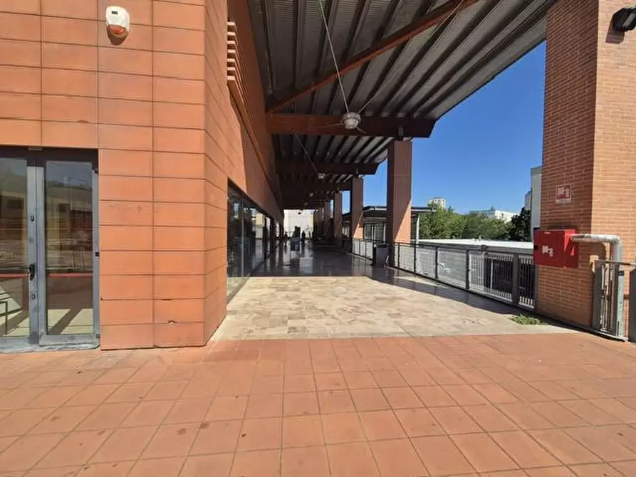 Immagine 6 di Locale commerciale in affitto  a Siena