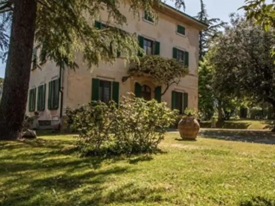 Immagine 1 di Villa in vendita  a Terricciola