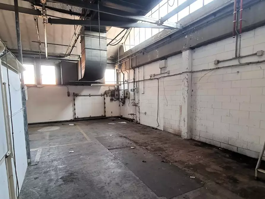 Immagine 8 di Capannone industriale in affitto  a Santa Croce Sull'arno