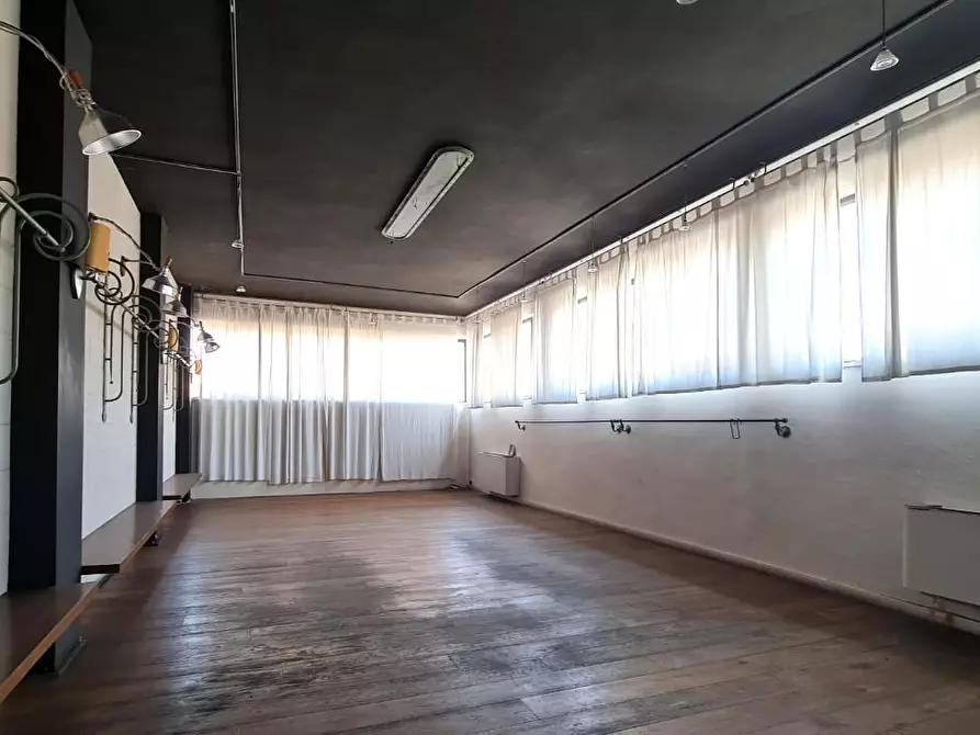 Immagine 5 di Capannone industriale in affitto  a Santa Croce Sull'arno